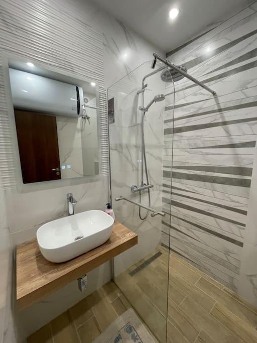 *Hot* Main Square Brand New Luxury Apartment Burgas Exterior photo